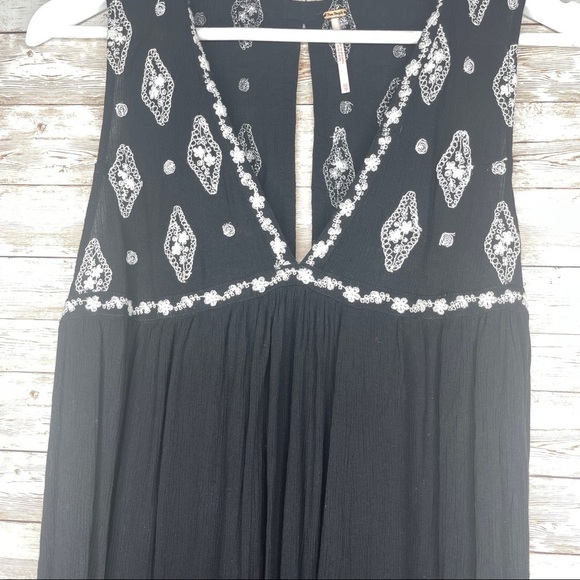 Free People XS Embroidered Boho Sleeveless Floral Blouse​​​ - Picture 8 of 13